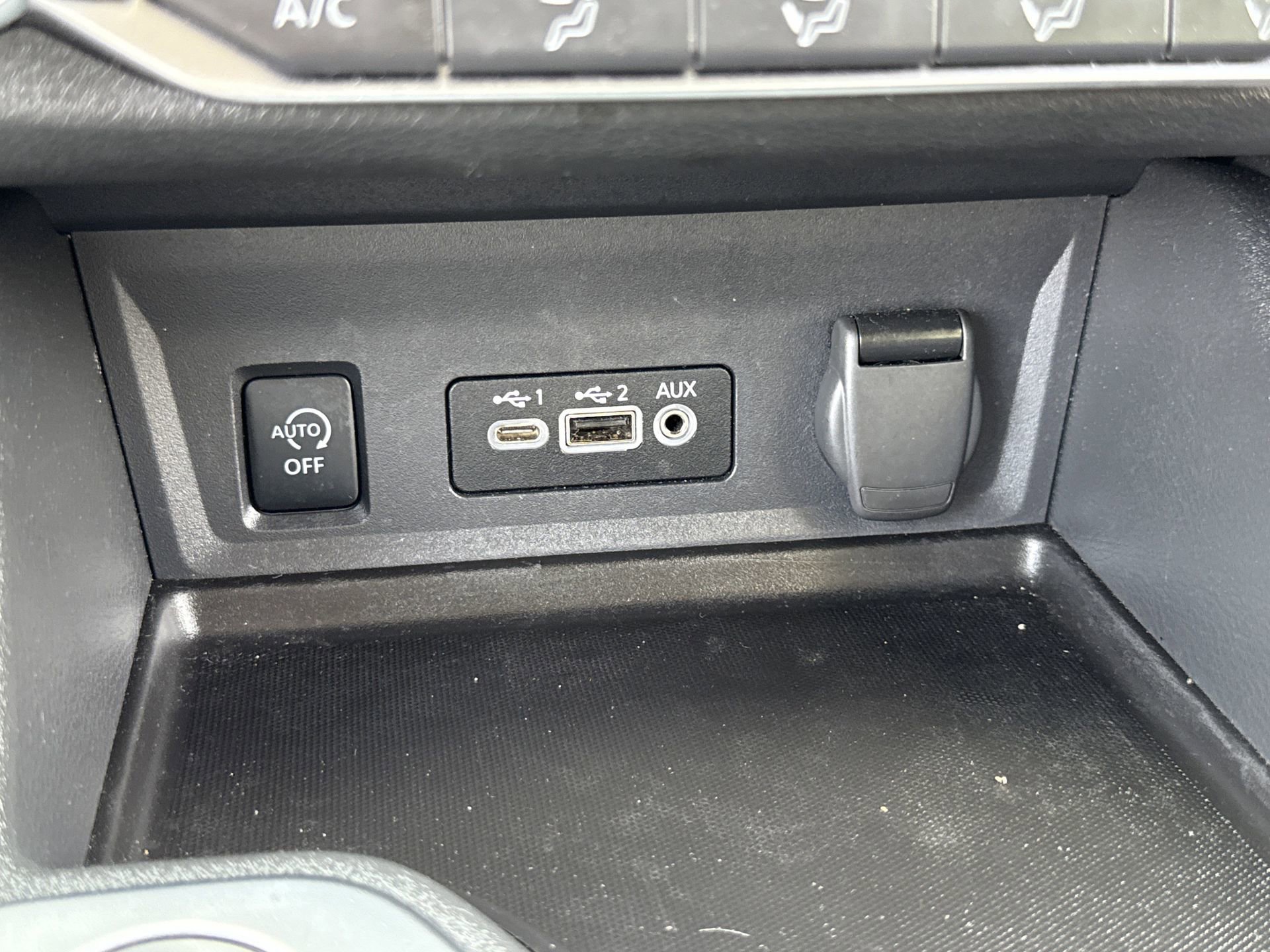 Used 2025 Nissan Sentra SV FWD image 7