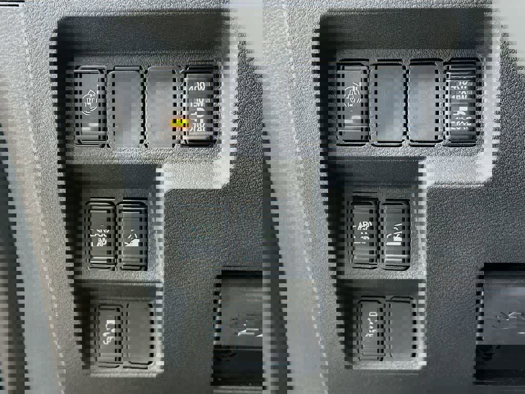 Used 2024 Nissan Frontier SV w/ Technology Package image 26