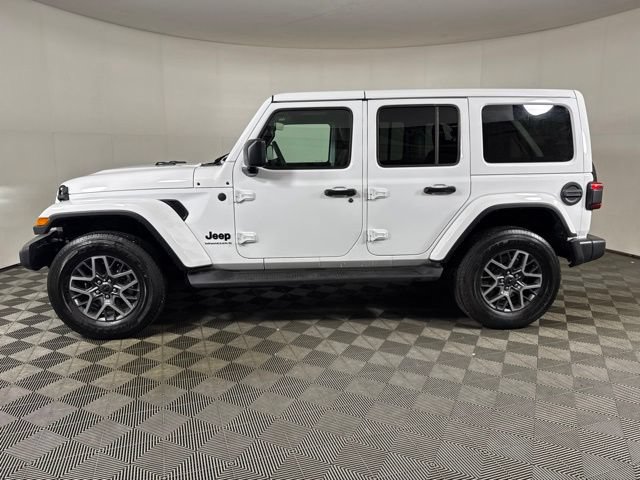 Used 2026 Jeep Wrangler Unlimited Sahara AWD/4WD image 5