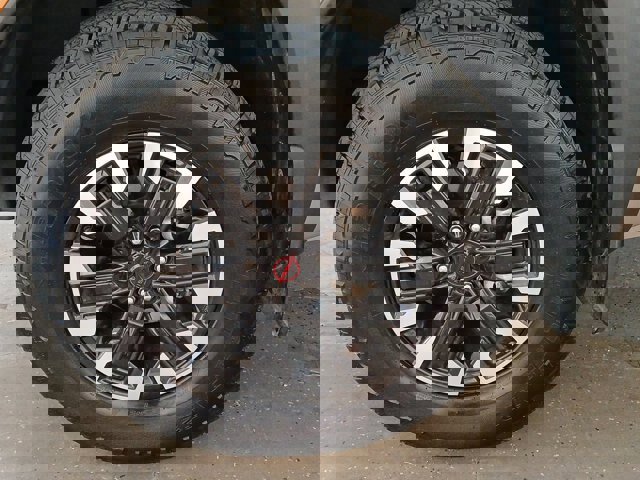 Used 2023 Nissan Frontier PRO-4X w/ Pro Convenience Package image 28