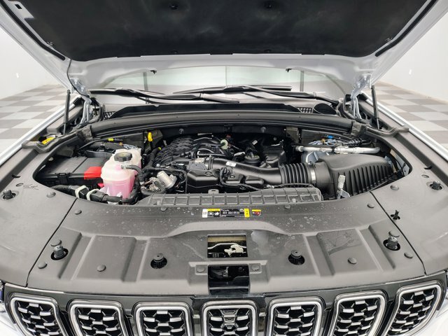 Used 2025 Jeep Grand Cherokee L Summit AWD/4WD image 18