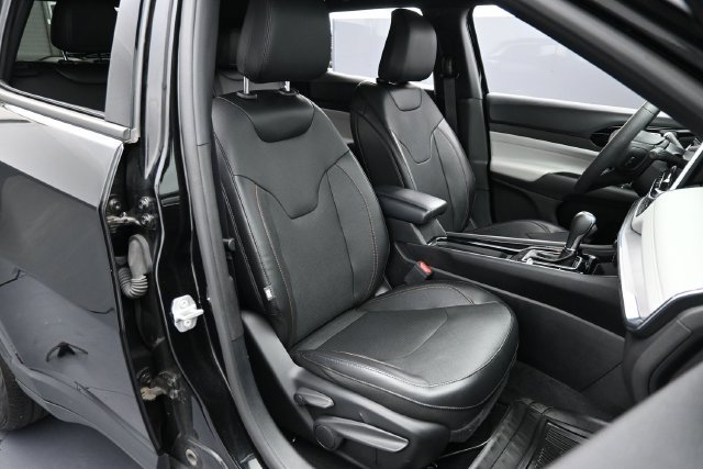 Used 2023 Jeep Compass Limited AWD/4WD image 30