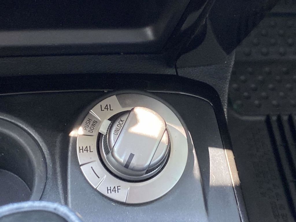 Used 2019 Toyota 4Runner Limited AWD/4WD image 33