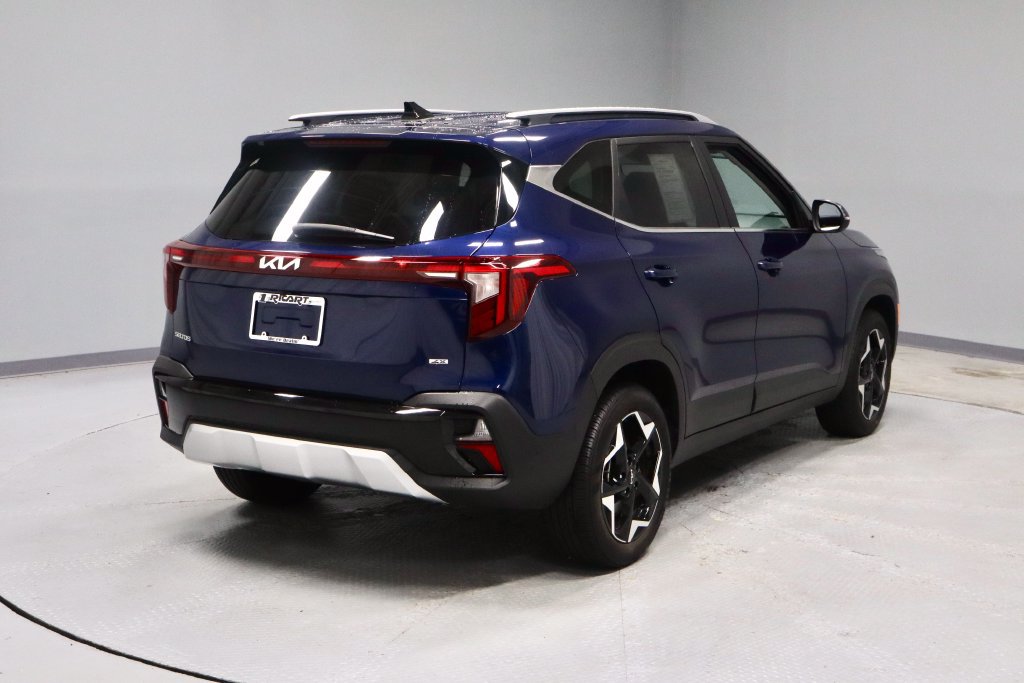 Used 2024 Kia Seltos EX AWD/4WD image 12