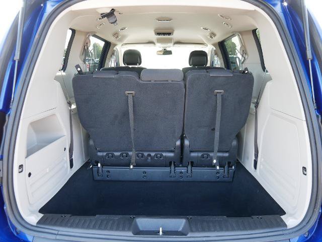 Used 2019 Dodge Grand Caravan SE w/ UConnect Hands-Free Group FWD image 13