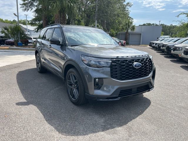 Certified 2026 Ford Explorer ST-Line w/ ST-Line Street Pack RWD image 2