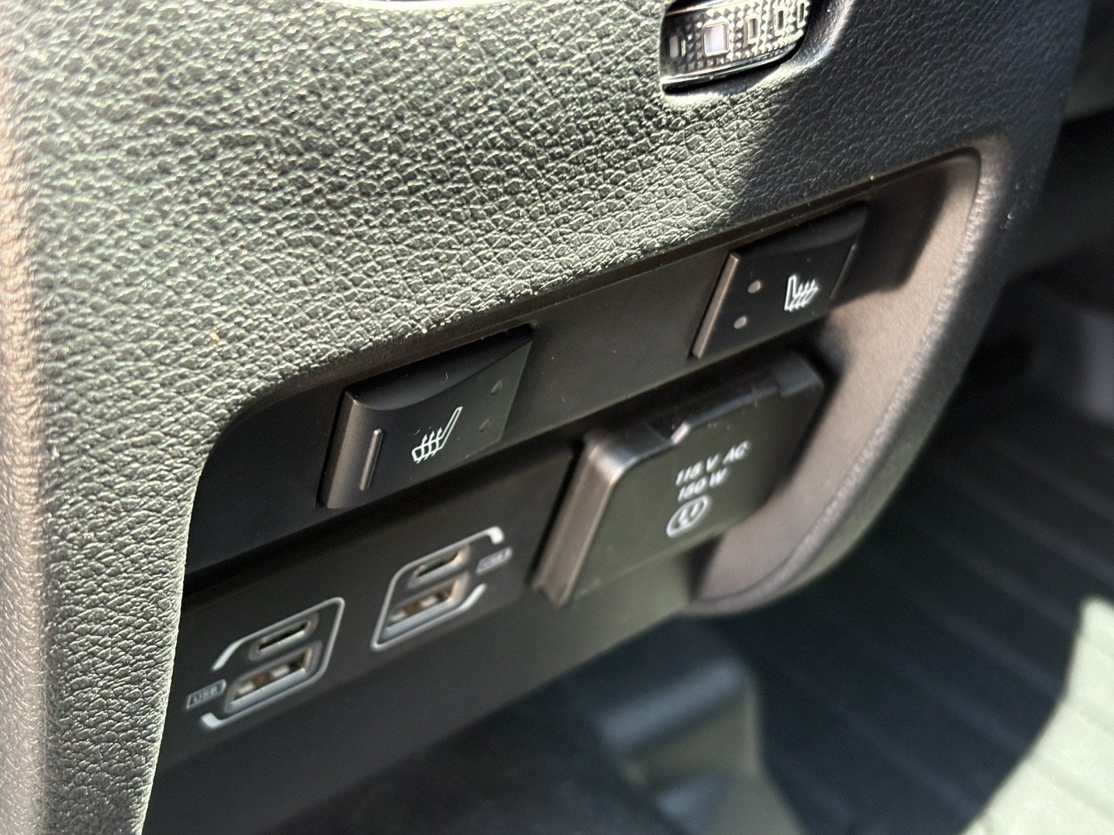 Used 2022 Jeep Cherokee Limited w/ Elite Package AWD/4WD image 5