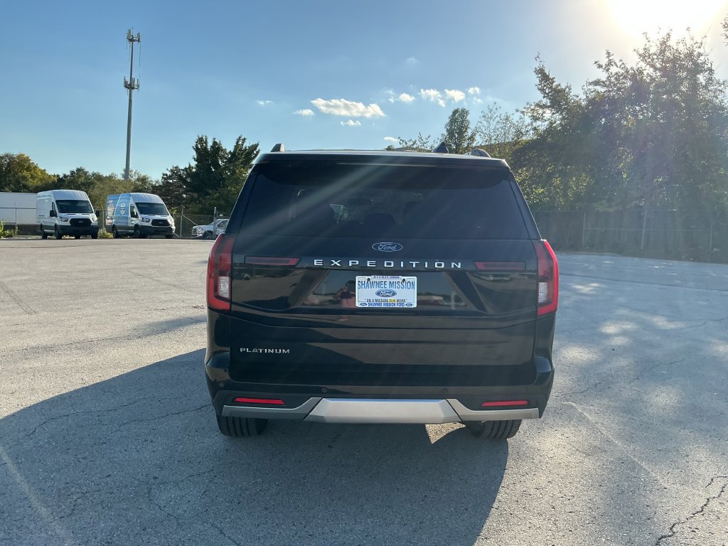 Certified 2026 Ford Expedition Platinum w/ Driver's Package AWD/4WD image 4