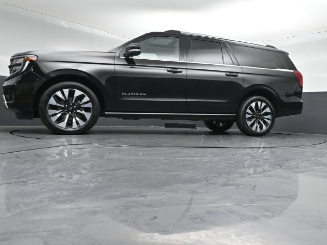 Certified 2025 Ford Expedition Max Platinum w/ Driver's Package AWD/4WD image 39