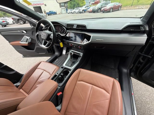 Used 2022 Audi Q3 2.0T Premium AWD/4WD image 28