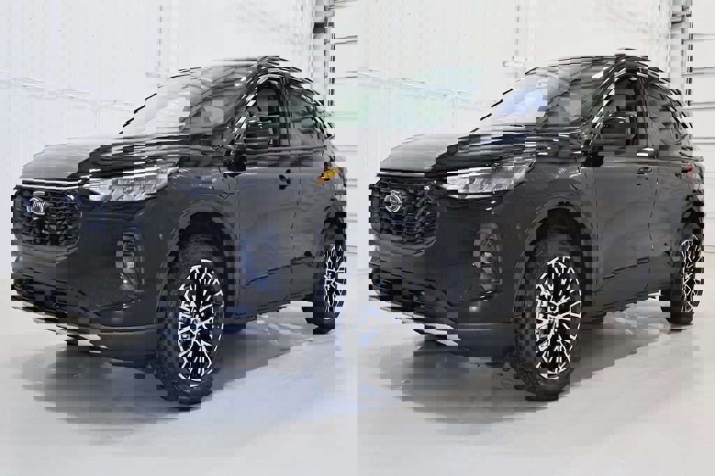 Certified 2024 Ford Escape SE image 2