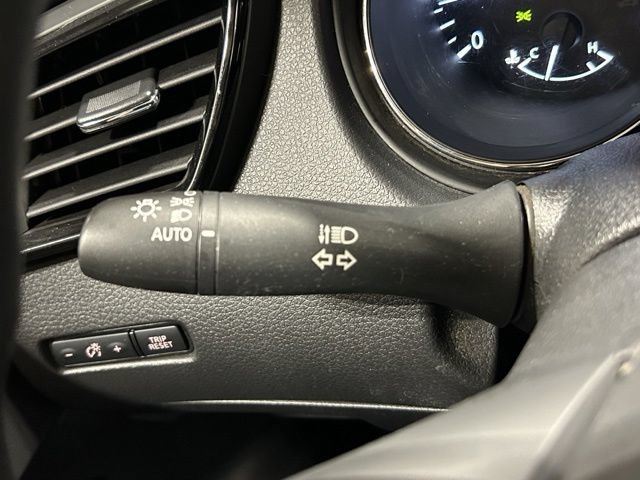 Used 2019 Nissan Rogue Sport SV AWD/4WD image 30