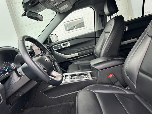 Certified 2023 Ford Explorer XLT w/ Equipment Group 202A AWD/4WD image 8