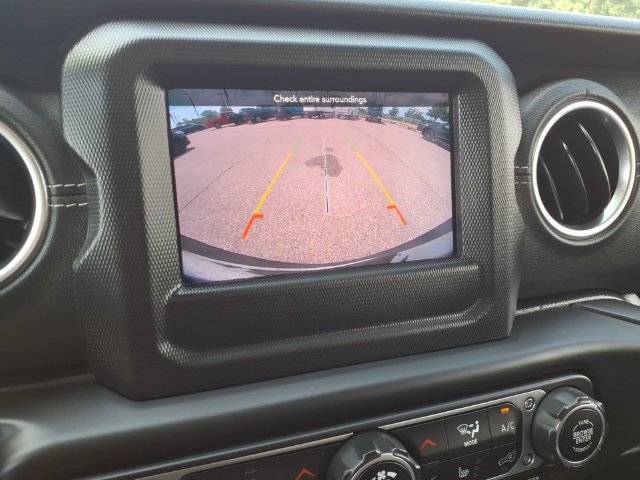 Used 2019 Jeep Wrangler Unlimited Sahara w/ Safety Group AWD/4WD image 18