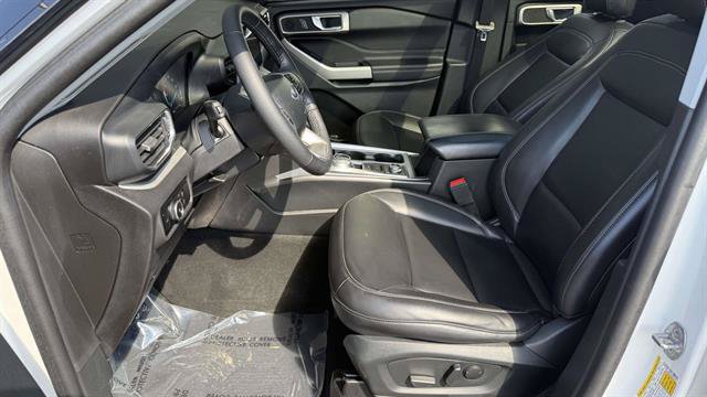 Certified 2024 Ford Explorer XLT w/ Equipment Group 202A AWD/4WD image 11