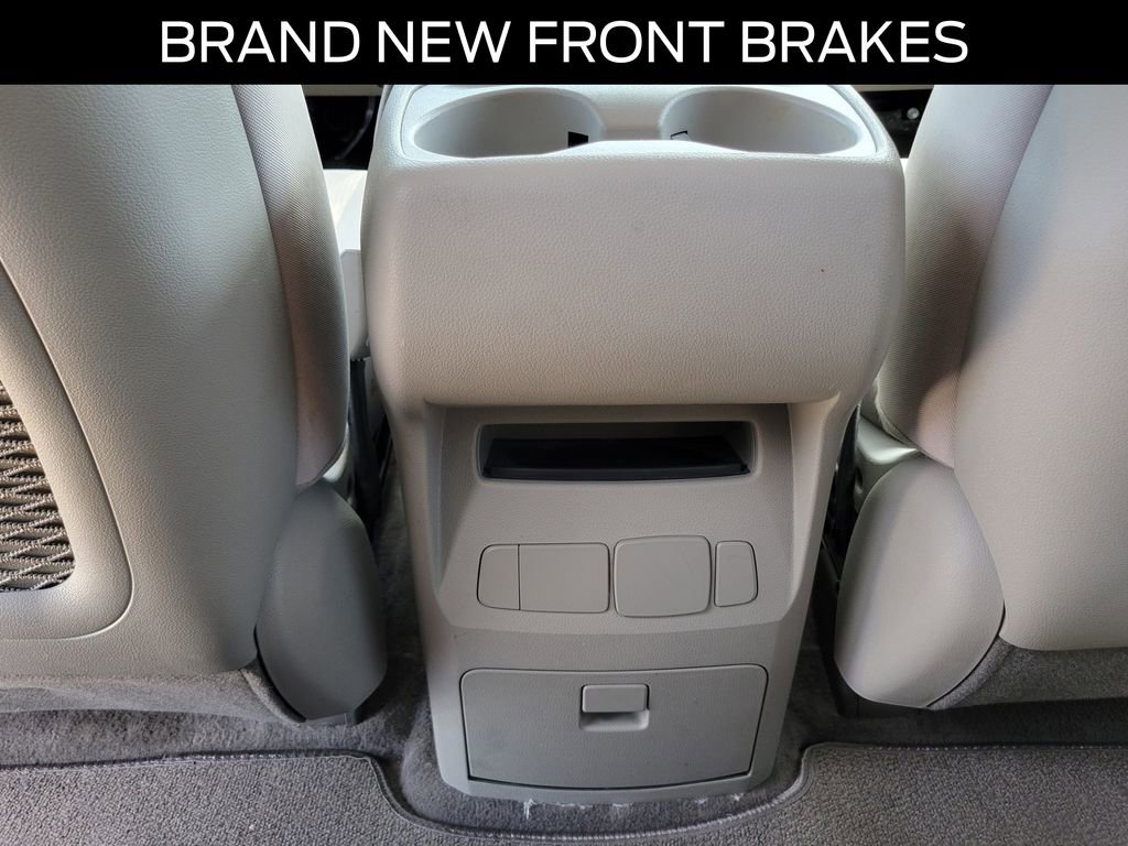 Used 2018 Kia Sedona LX FWD image 9