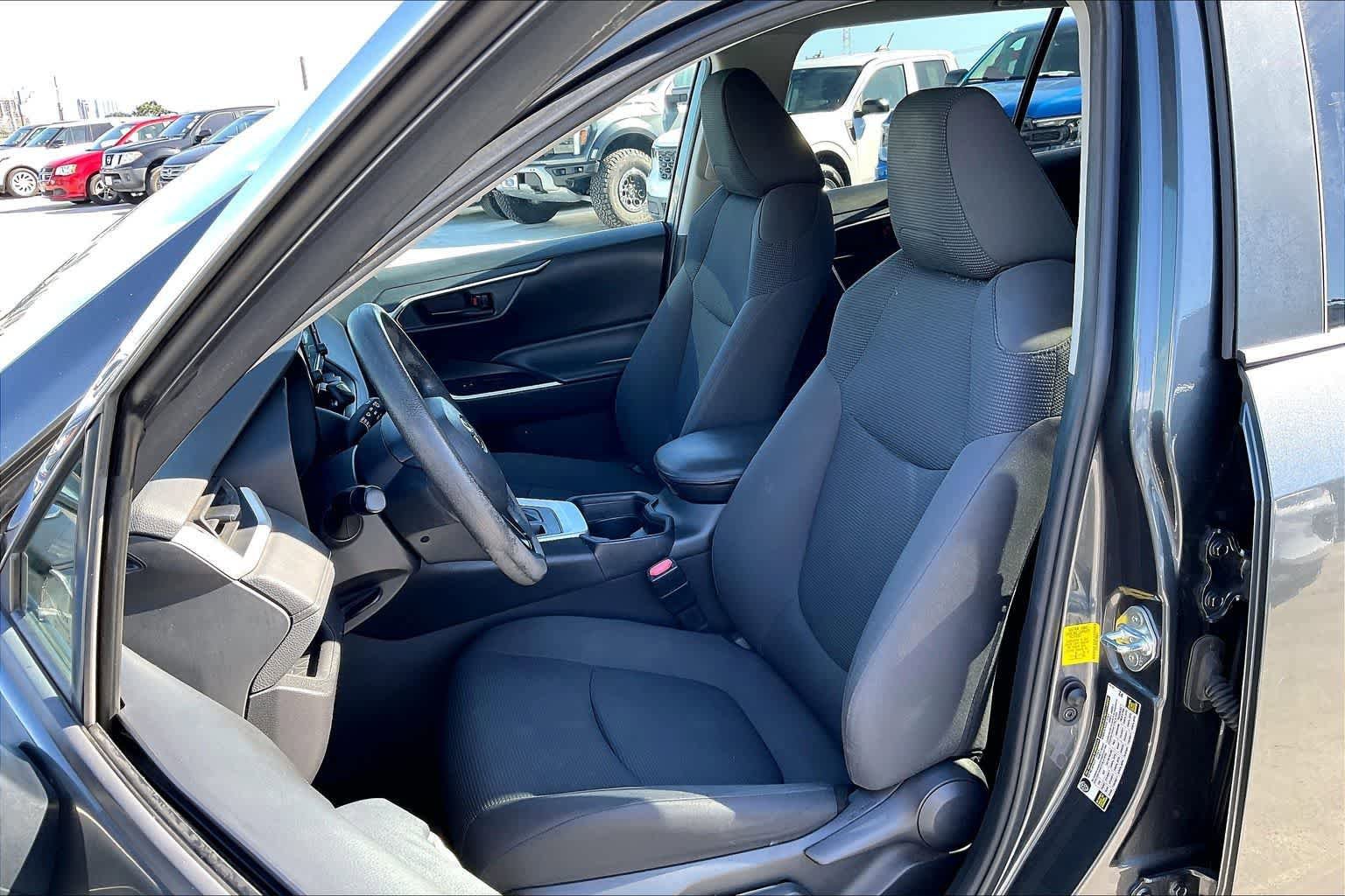 Used 2020 Toyota RAV4 LE w/ Carpet Mat Package FWD image 11