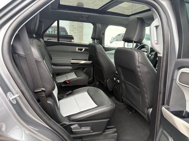 Certified 2022 Ford Explorer XLT w/ Equipment Group 202A AWD/4WD image 28
