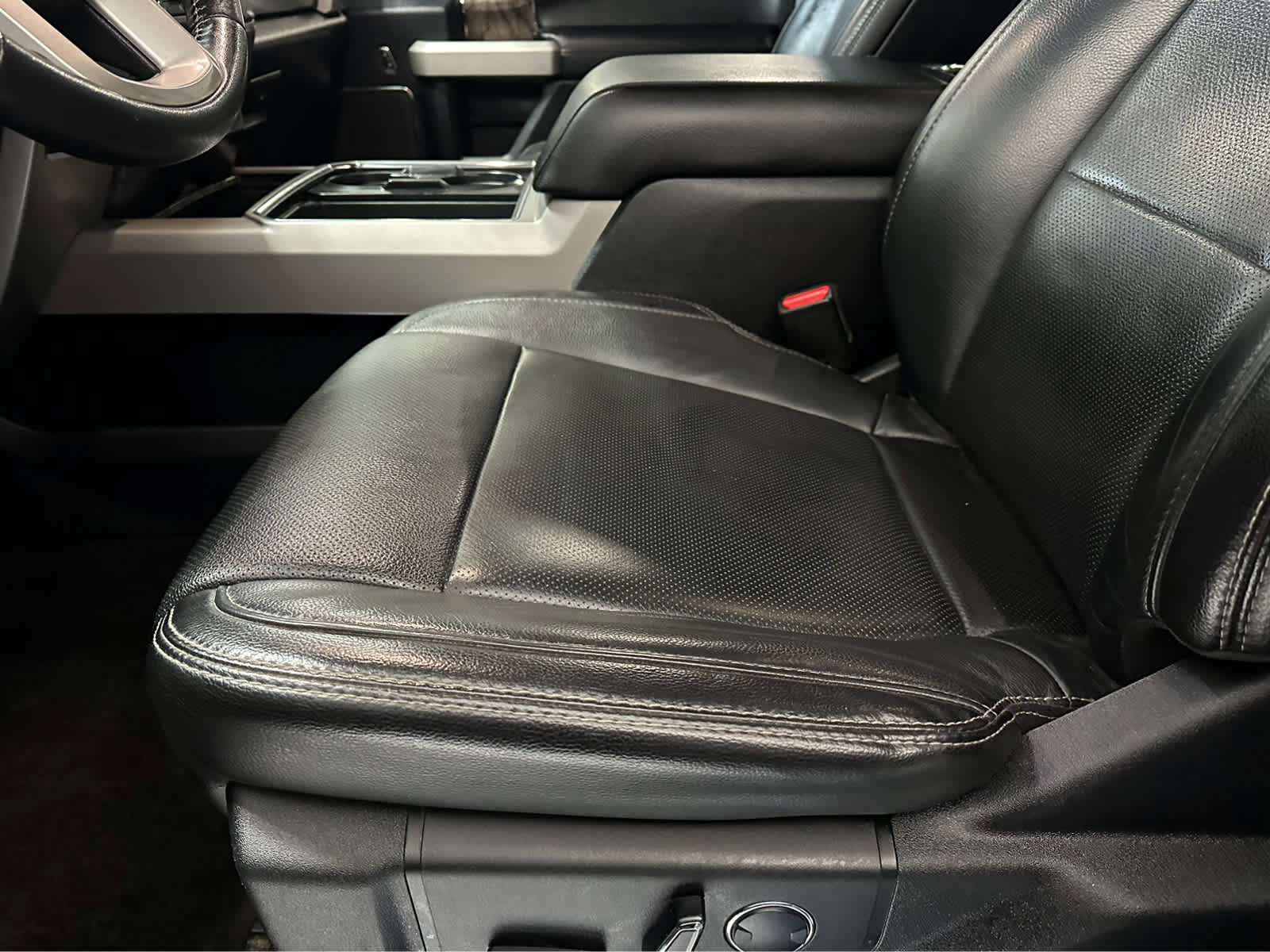 Certified 2017 Ford F350 Lariat w/ Chrome Package image 19