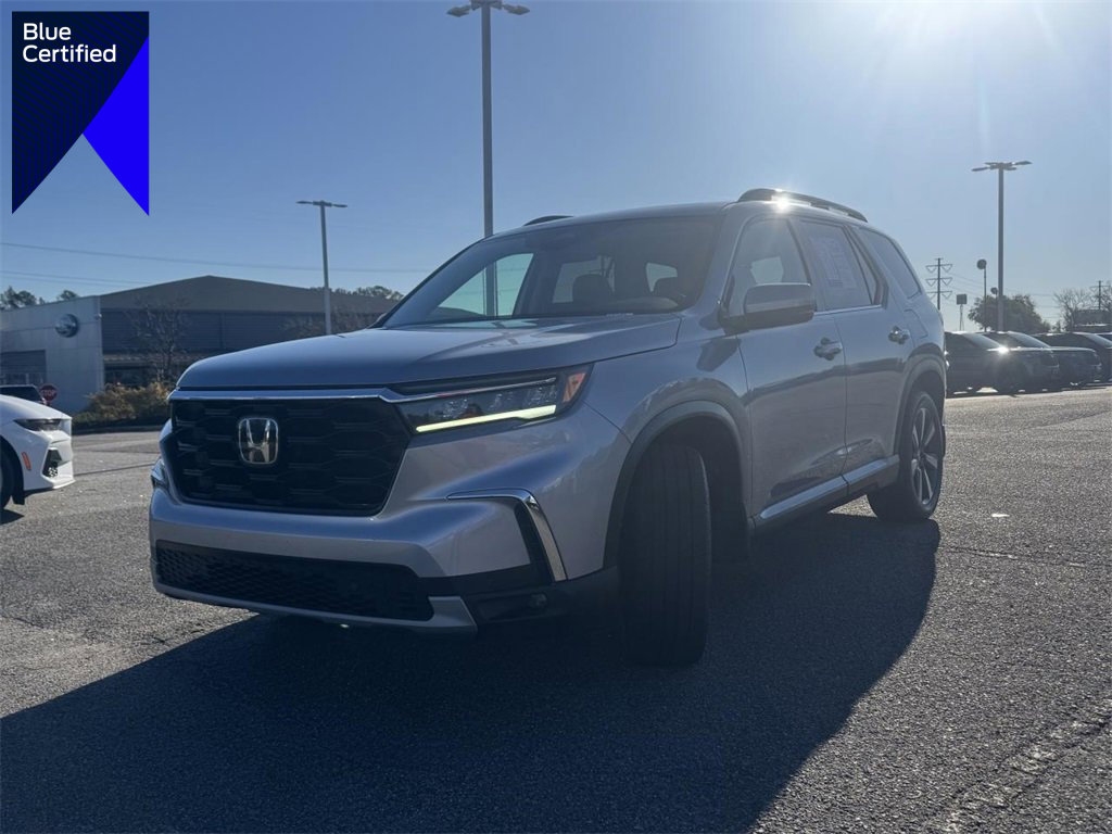 Used 2023 Honda Pilot Touring image 1