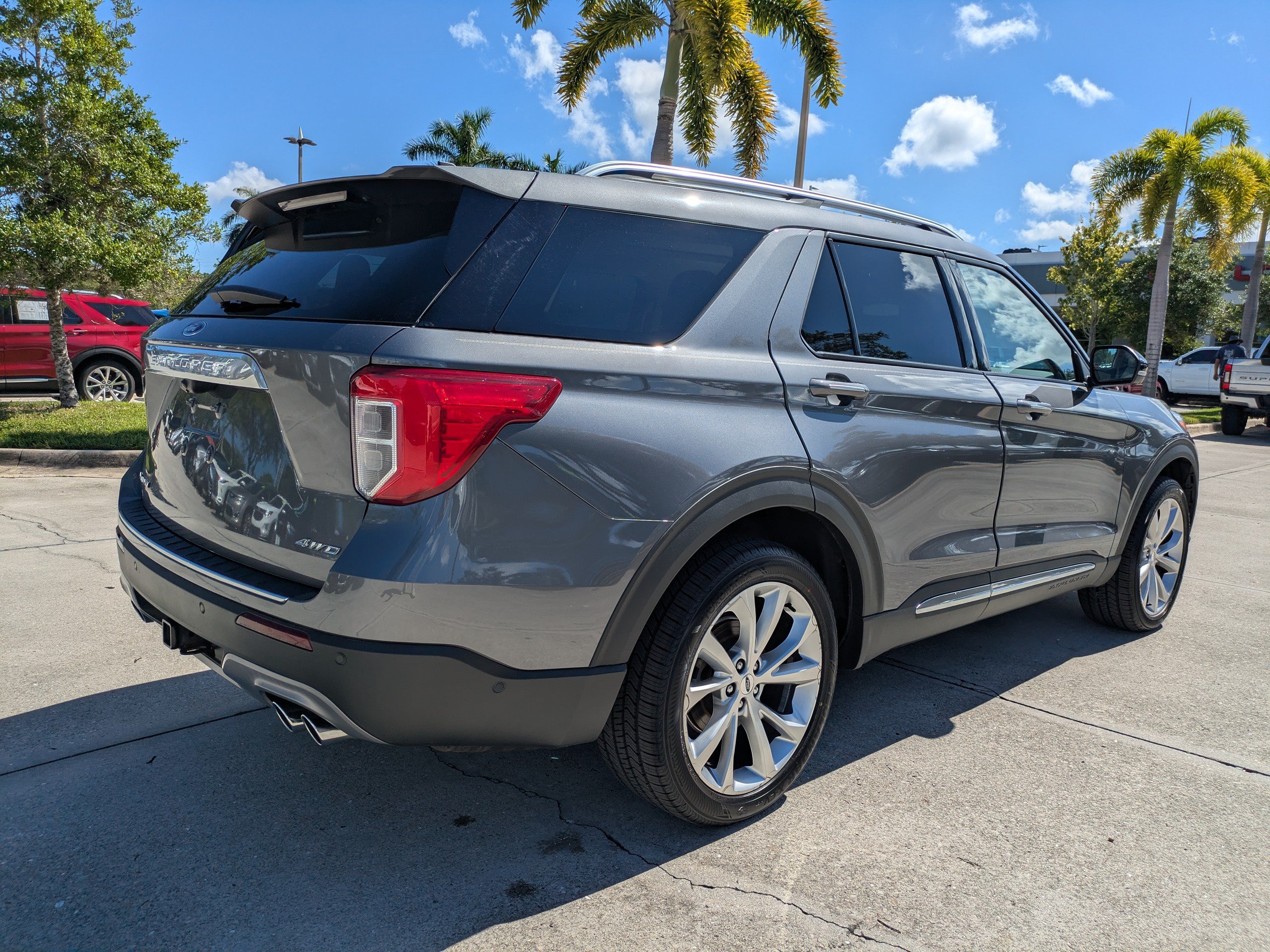 Certified 2021 Ford Explorer Platinum w/ Equipment Group 601A AWD/4WD image 4