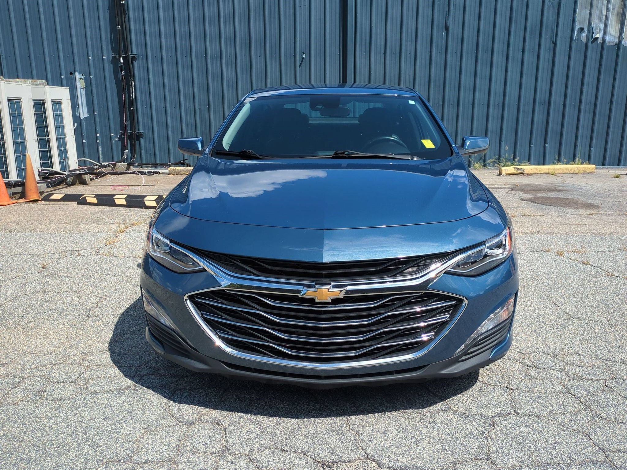 Used 2024 Chevrolet Malibu LT FWD image 2