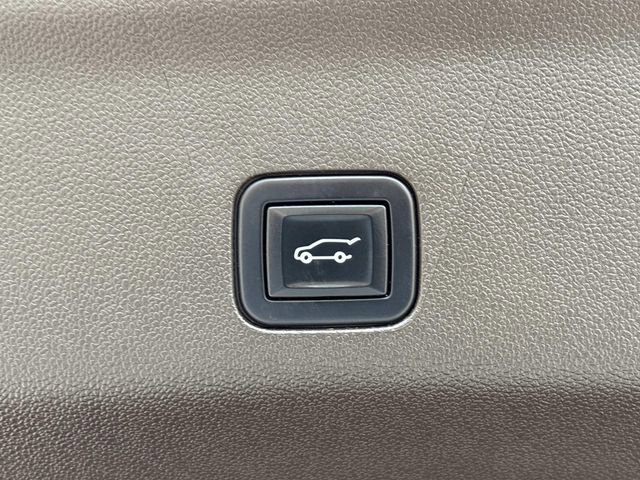 Used 2022 GMC Yukon SLT w/ SLT Luxury Package AWD/4WD image 13