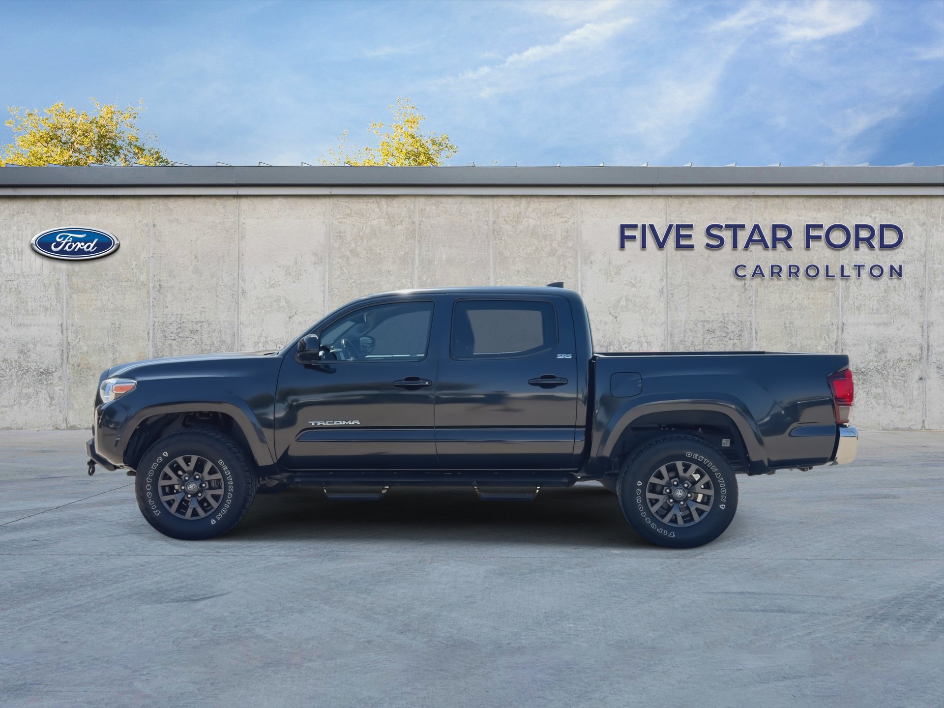 Used 2020 Toyota Tacoma SR5 RWD image 5