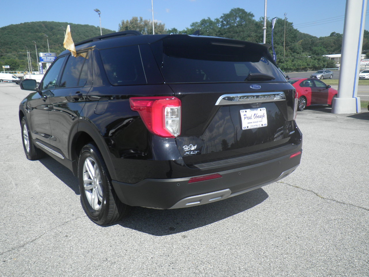 Certified 2024 Ford Explorer XLT w/ Equipment Group 202A AWD/4WD image 4