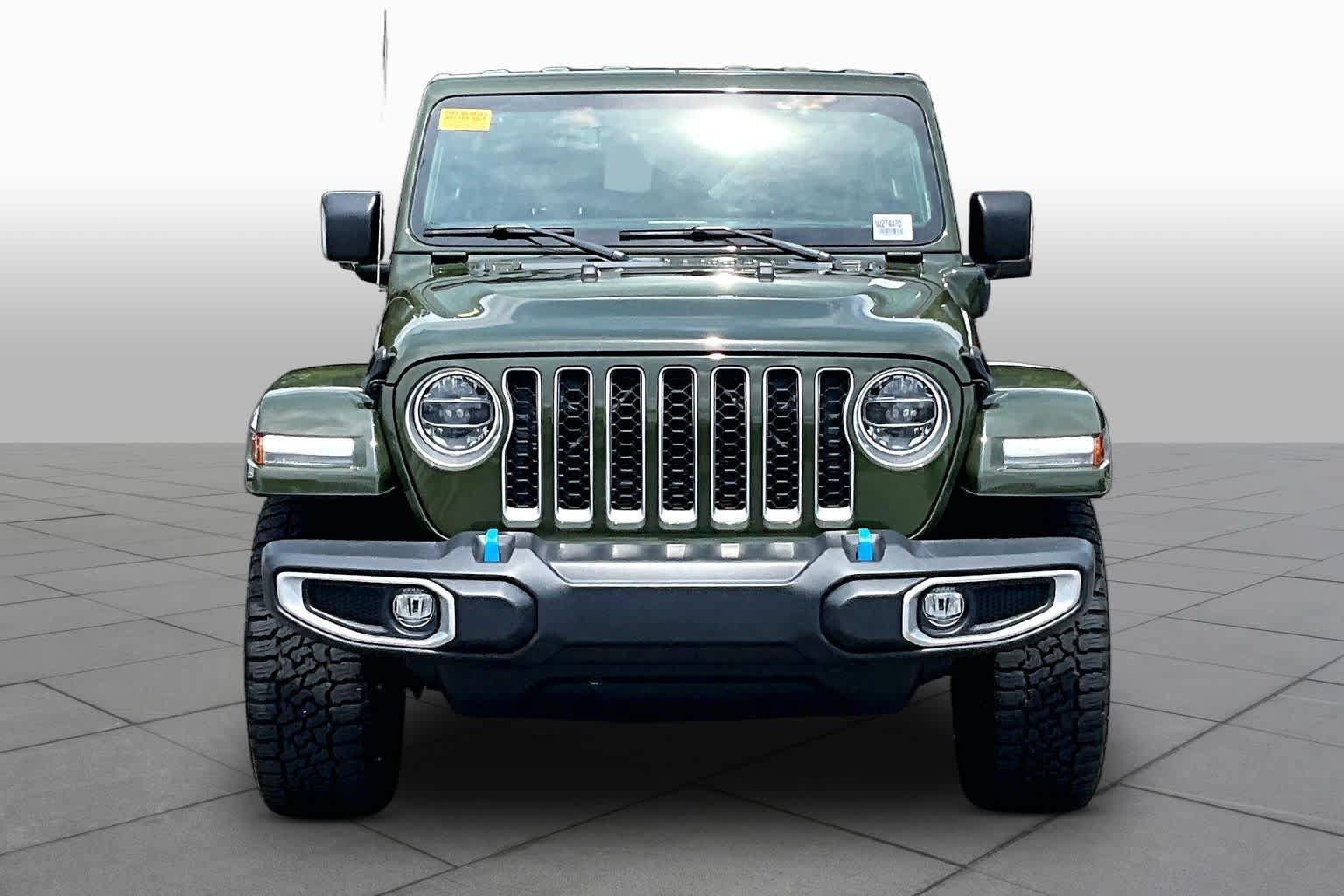 Used 2022 Jeep Wrangler Unlimited Sahara w/ Cold Weather Group AWD/4WD image 4