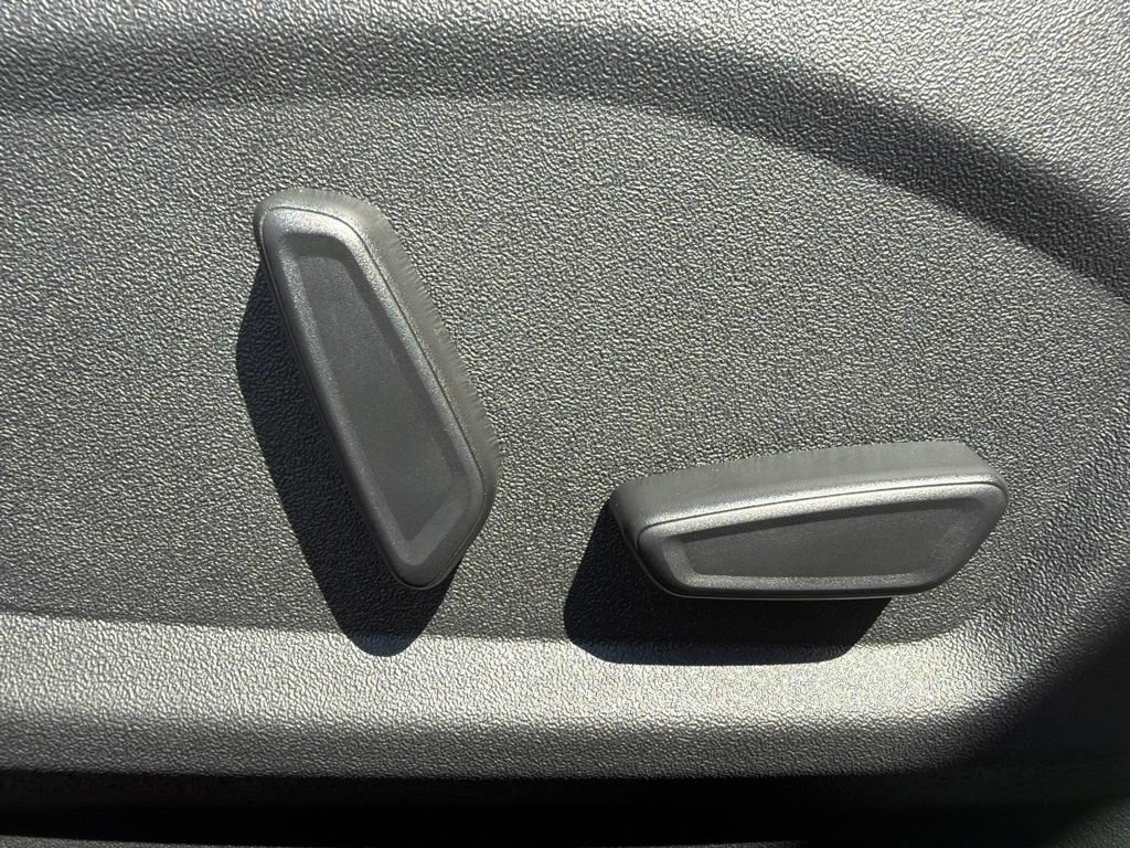 Certified 2024 Ford Edge Titanium AWD/4WD image 31