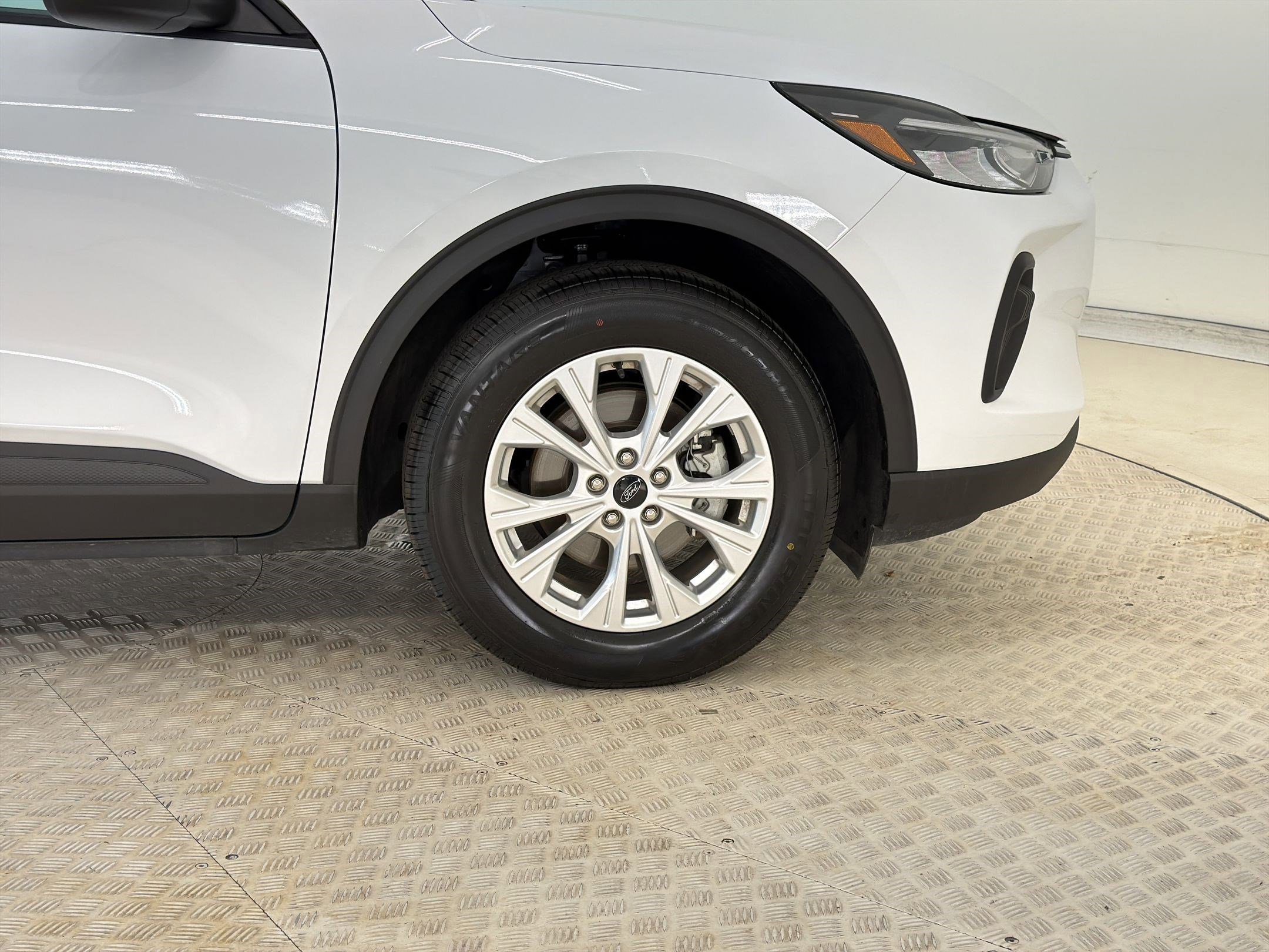 Certified 2025 Ford Escape Active image 12