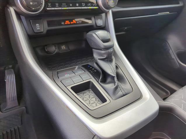 Used 2023 Toyota RAV4 XLE w/ Convenience Package FWD image 11