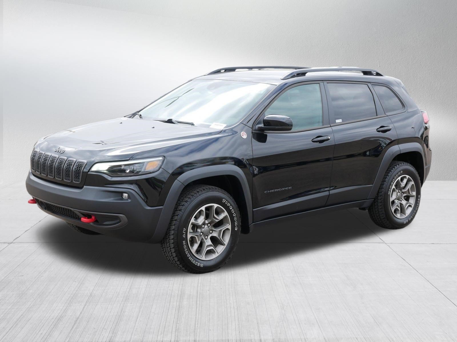 Used 2022 Jeep Cherokee Trailhawk w/ Comfort/Convenience Group AWD/4WD image 3