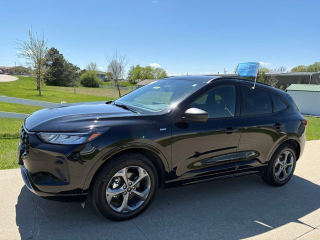 Certified 2024 Ford Escape ST-Line w/ Tech Pack #1 AWD/4WD video 1