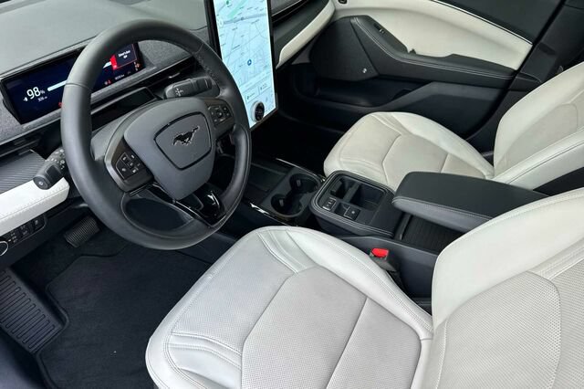 Certified 2025 Ford Mustang Mach-E Premium RWD image 10