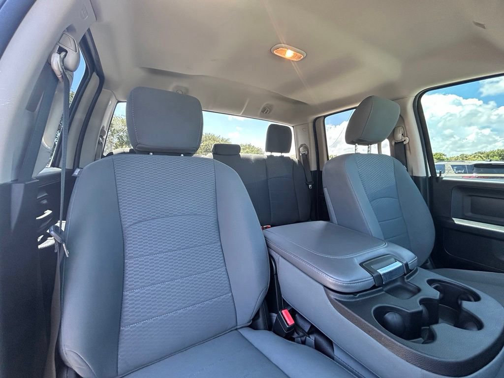 Used 2018 RAM 1500 ST w/ SXT Appearance Group AWD/4WD image 29