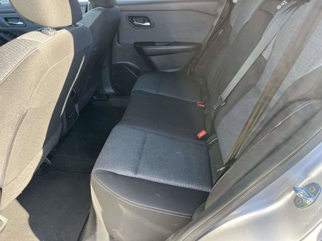 Used 2023 Nissan Rogue SV image 7
