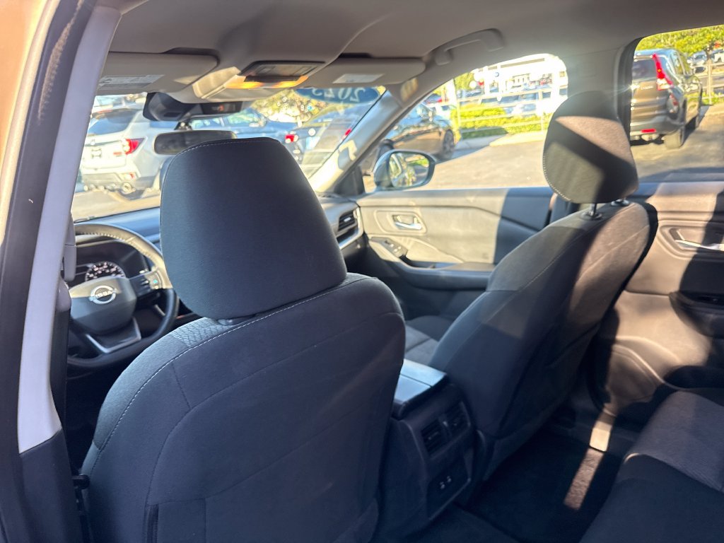 Used 2025 Nissan Rogue SV AWD/4WD image 21