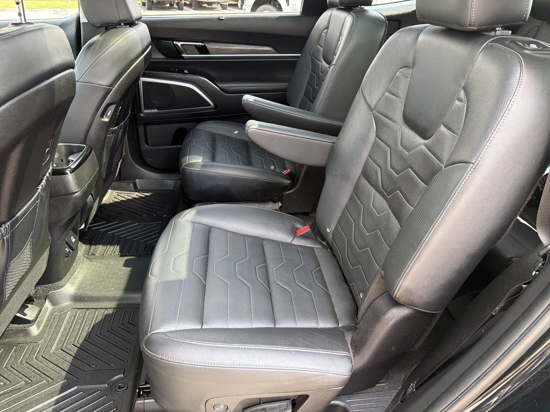 Used 2022 Kia Telluride SX w/ SX Prestige Package AWD/4WD image 26