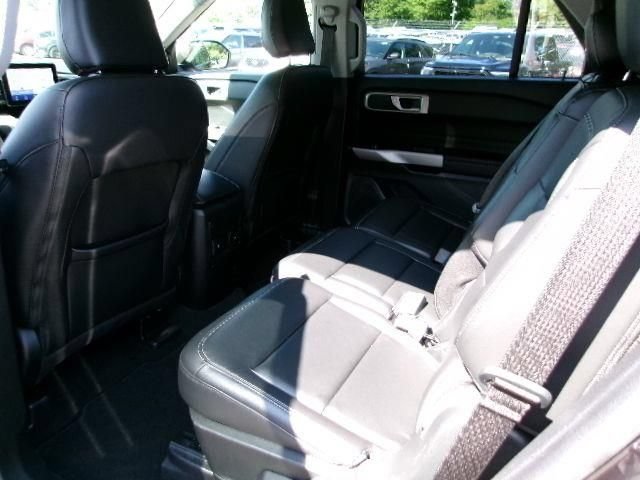 Certified 2023 Ford Explorer XLT w/ Equipment Group 202A AWD/4WD image 9