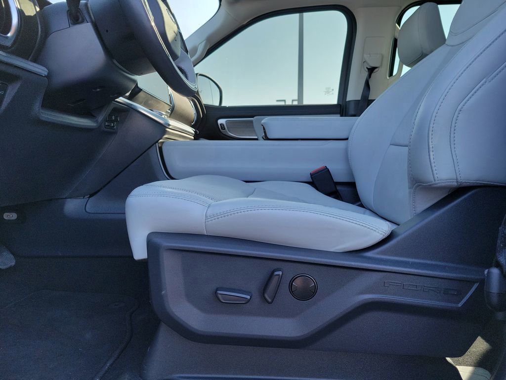Certified 2025 Ford Expedition Max Platinum image 17