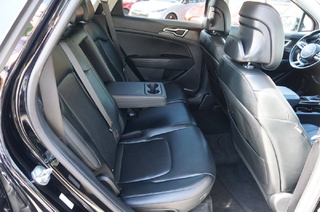 Used 2025 Kia Sportage EX w/ Premium Package FWD image 14