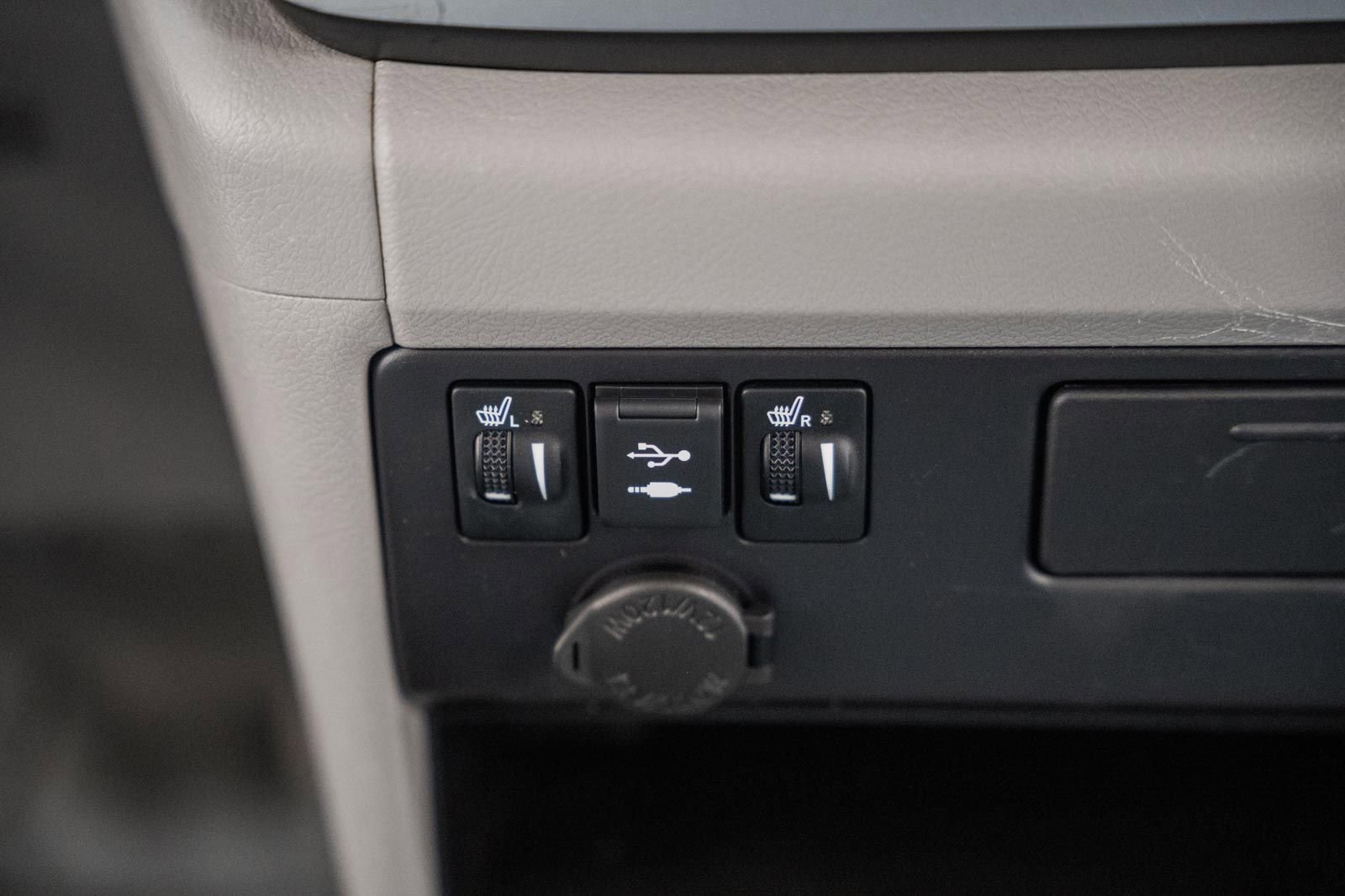 Used 2020 Toyota Sienna XLE w/ XLE Navigation Package image 31