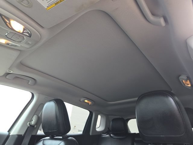 Used 2018 Jeep Compass Limited w/ Navigation Group AWD/4WD image 40