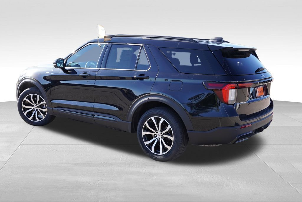Certified 2025 Ford Explorer ST-Line AWD/4WD image 8