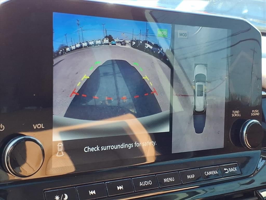 Used 2023 Nissan Pathfinder Platinum image 25