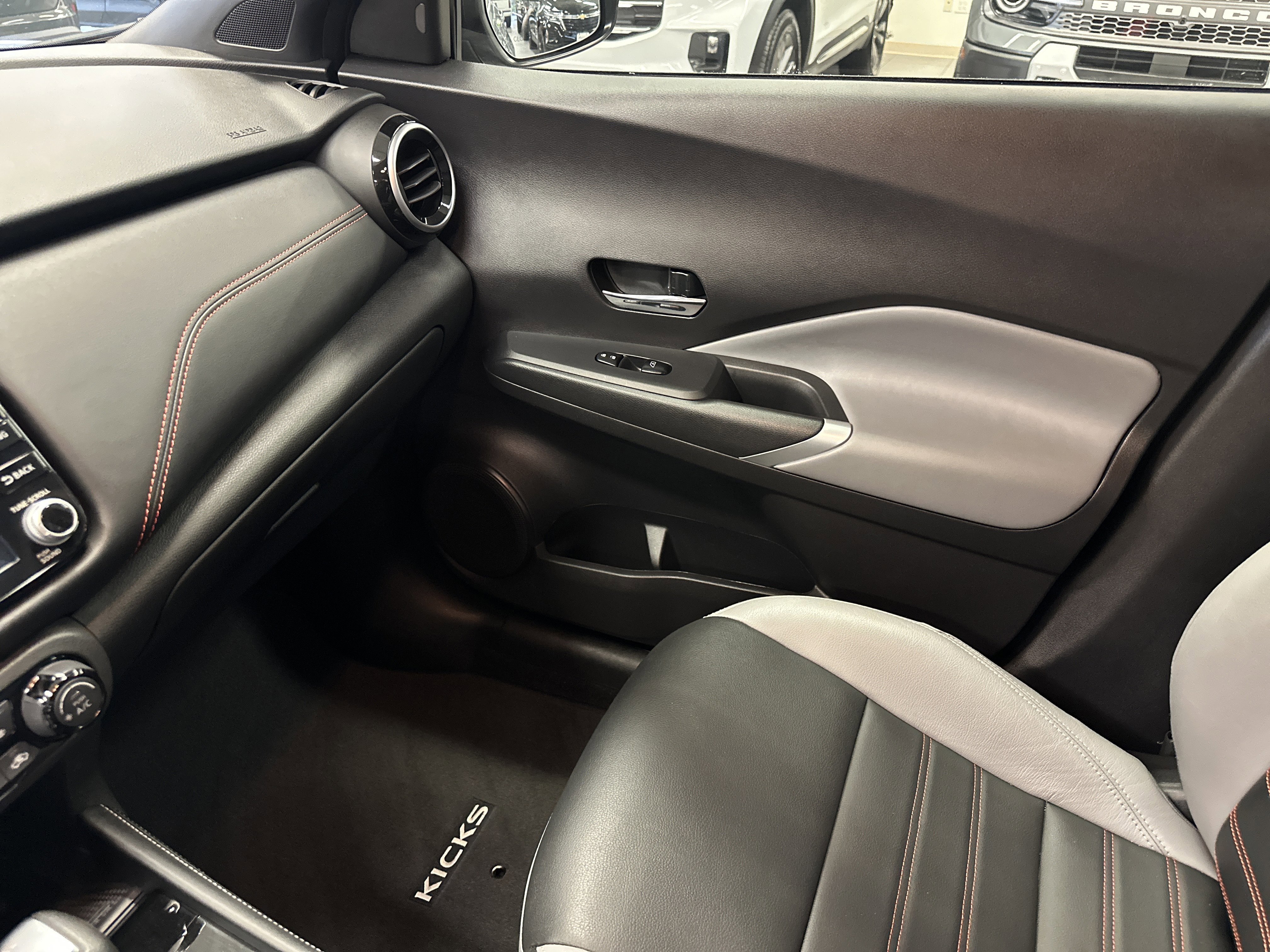 Used 2024 Nissan Kicks SR w/ SR Premium Package image 23