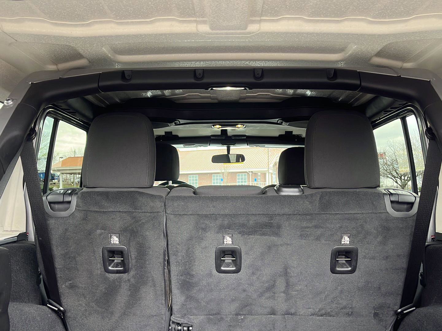 Used 2019 Jeep Wrangler Unlimited Sahara AWD/4WD image 41