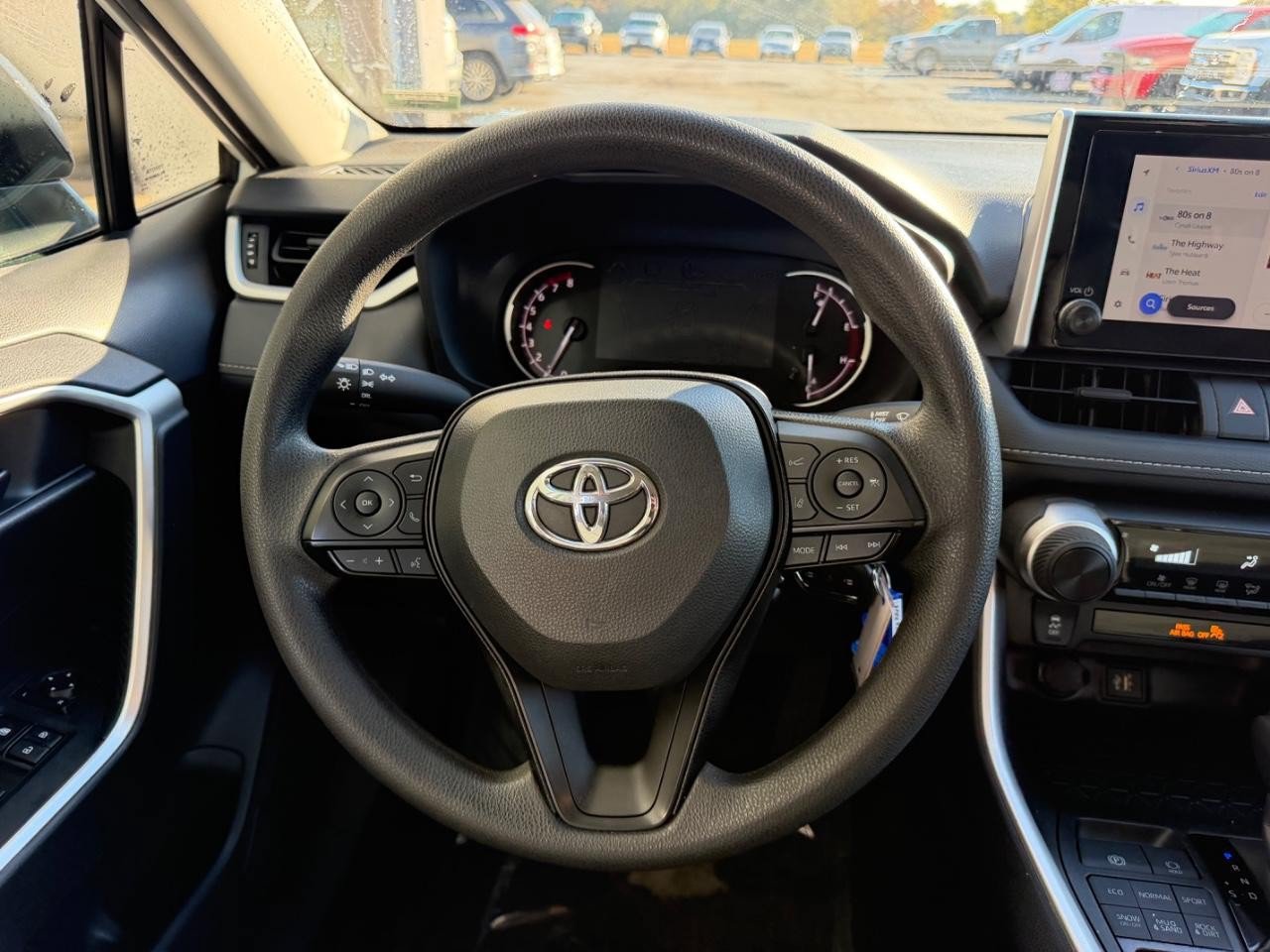 Used 2025 Toyota RAV4 LE AWD/4WD image 11